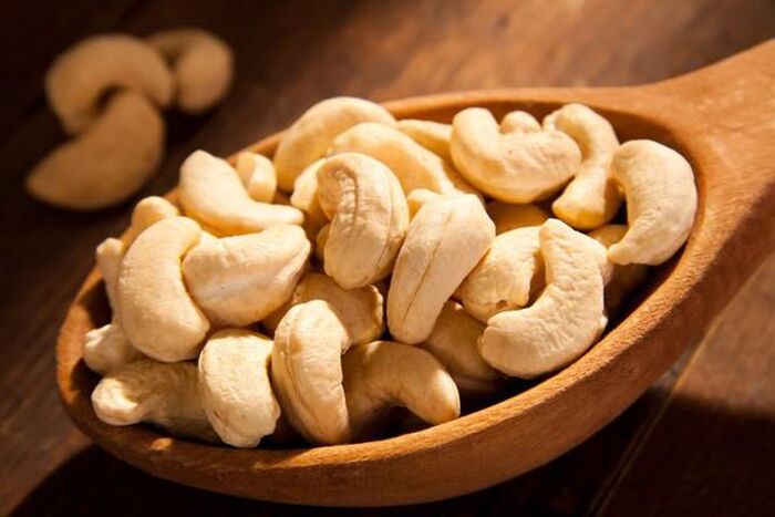 Cashews increase testosterone levels due to their high zinc content