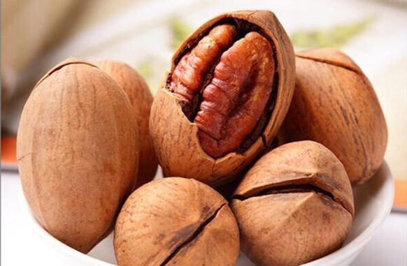 Pecan is a nut that reduces the risk of prostate cancer